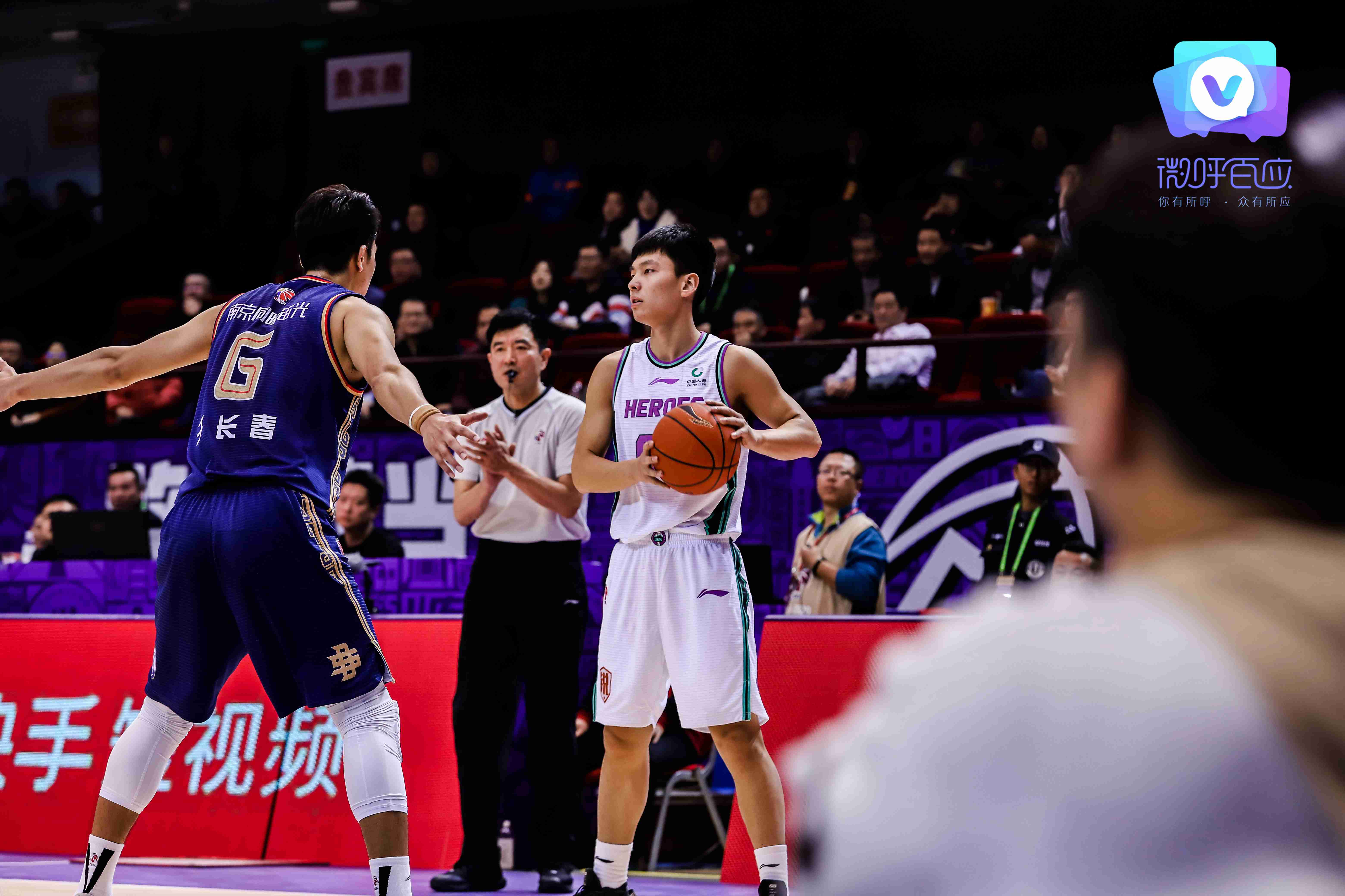 陈培东于1999年出生于山东潍坊,身高1.