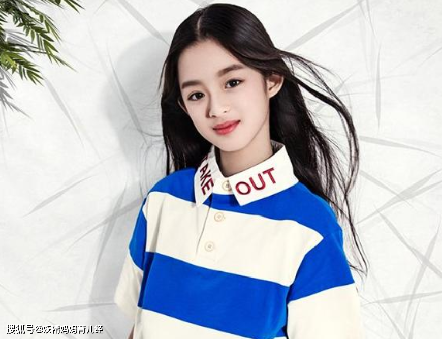 在众多的儿童明星中,黄杨钿甜可以说是一名幸运儿,自从10岁搭档赵丽颖