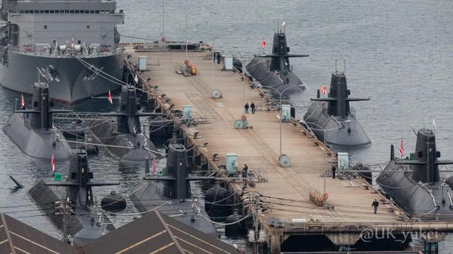 作为日本海自的重要军港之一,位于广岛县的吴港在二战前,就已经成为