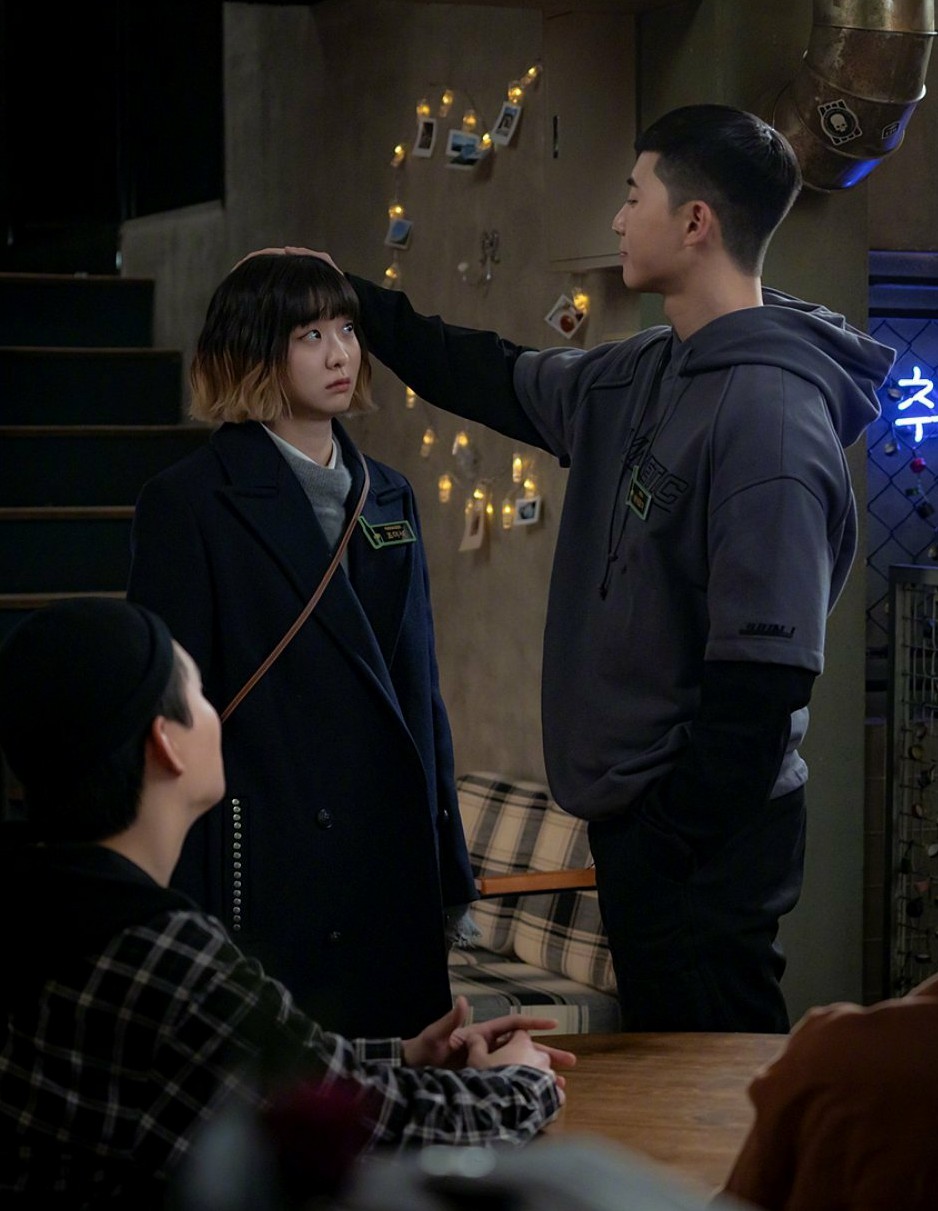 学梨泰院class女主不费力的时髦搞定日常穿搭