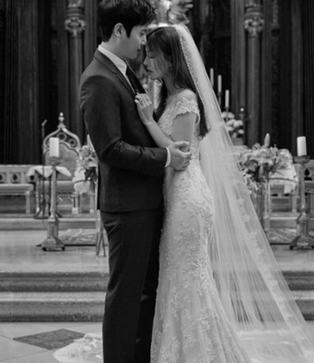 婚姻方面,在2017年的时候李尚禹和金素妍低调完婚,至今已经结婚3年之