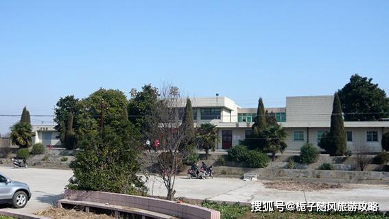 舒城站,建于1995年,是合九铁路上的车站,站址在安徽省舒城县杭埠镇