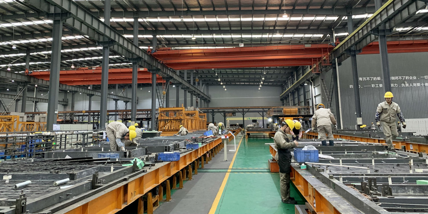 装配式建筑生产车间 陈月芹 | 摄经济观察报 见习记者 陈月芹建筑面积