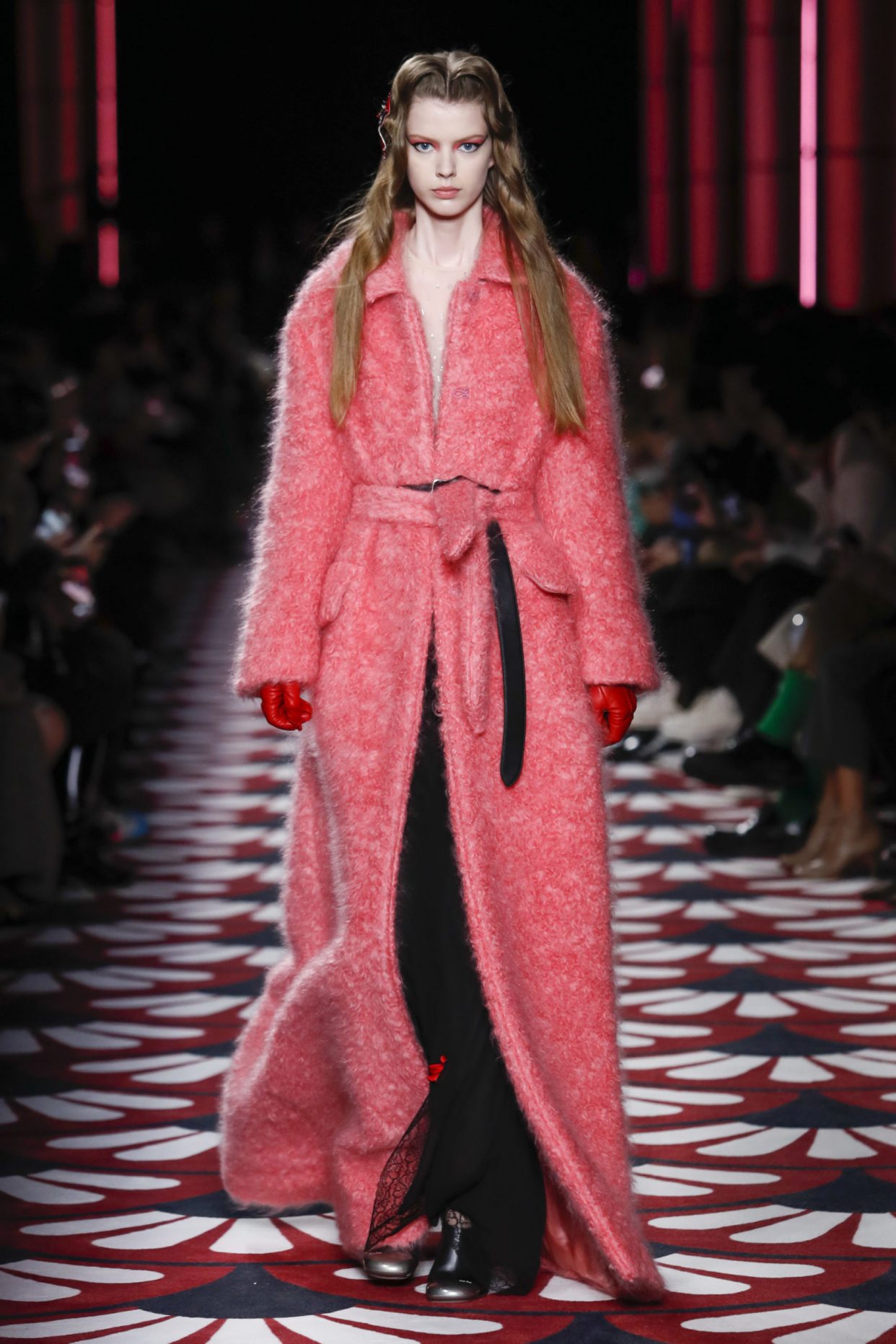 原创2020秋冬时装周:时尚才是激发喜悦的泉源,miu miu的玩美理论