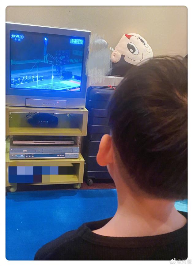 儿子爱看体操比赛 刘璇忍不住感慨：确实是我儿子
