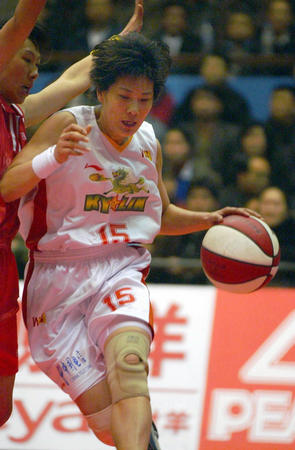 原创李昕帮助中国女篮获得世界大赛两连亚50岁仍在篮球一线指导