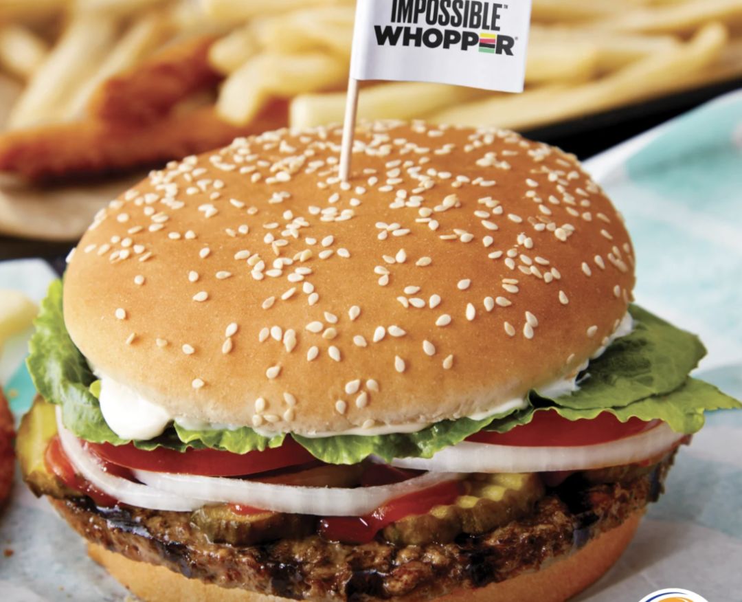 在美国,汉堡王推出了人造肉汉堡impossible whopper