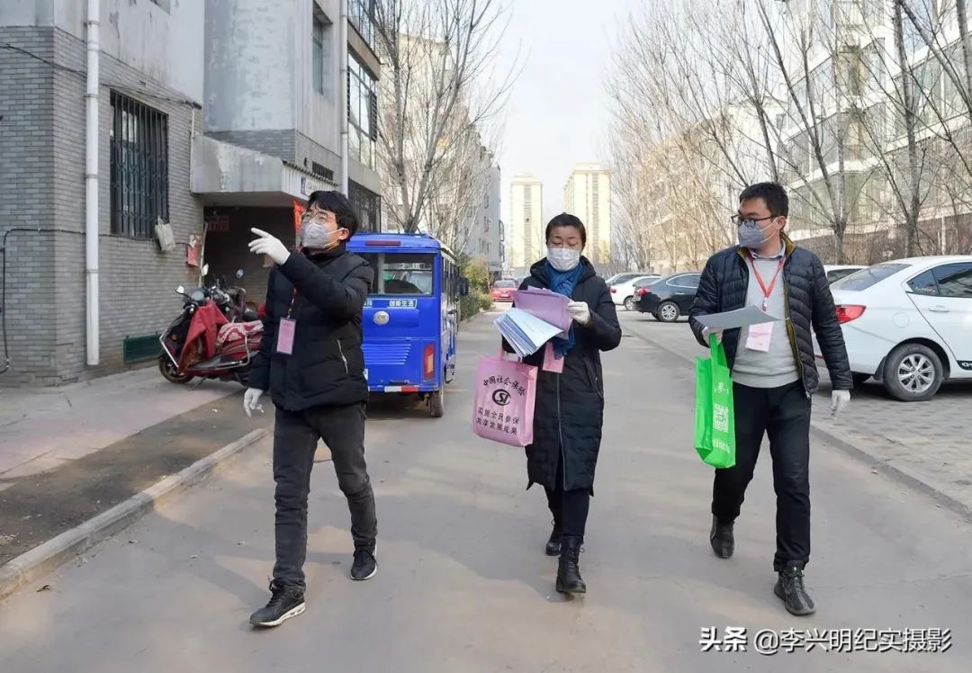 3月5日,山西晋中平遥城西街道办绿柳社区管辖14个小区中,33戸武汉返平