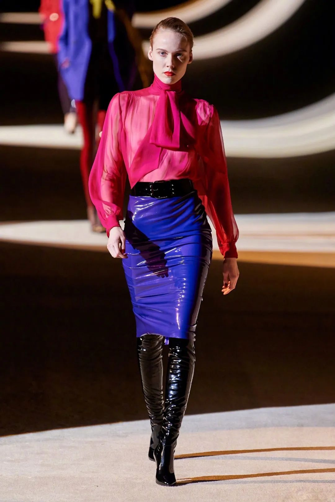 巴黎时装周64法国老牌上演时尚新主义