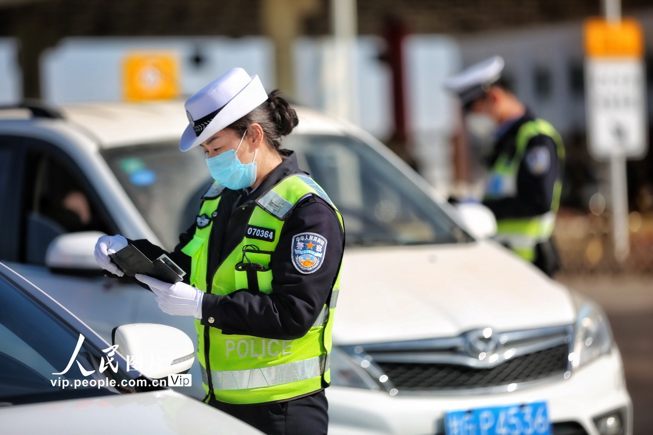 铿锵玫瑰女交警