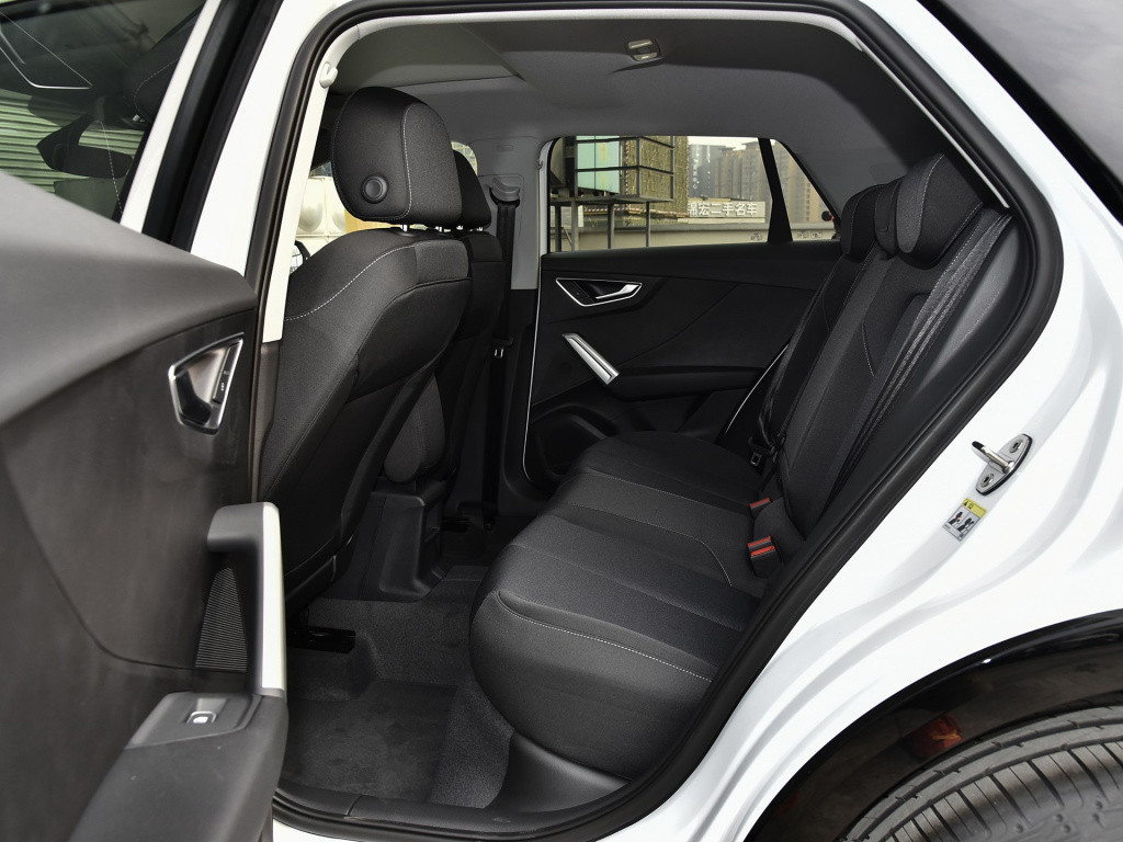 20万能买到的豪华品牌suv奥迪q2l都有哪些优缺点