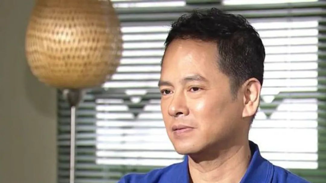 他曾与郭富城齐名做男主,现在中年发福沦为小配角!_嘉辉