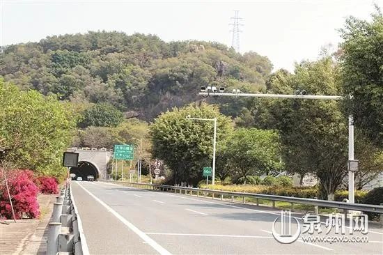 同安司机注意!跟车过近,罚款200元!