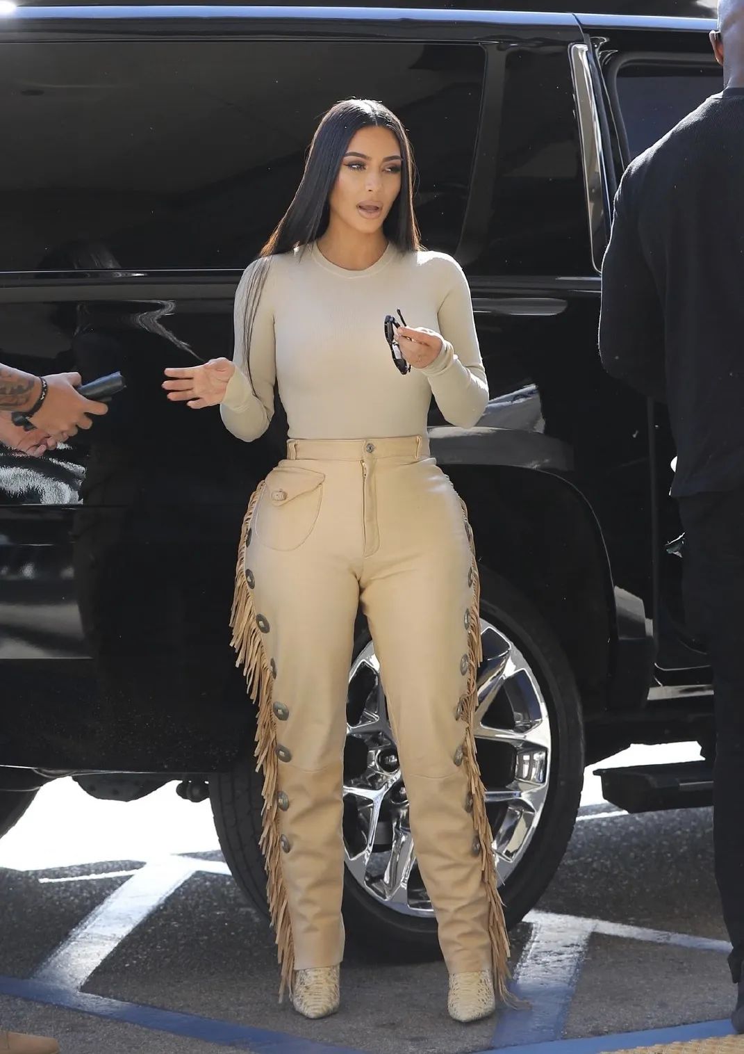 原创卡戴珊多肉身材真招摇穿无痕衣身材惊人巨臀宽胯太性感