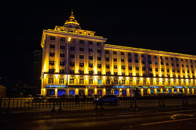 原创我国东北夜色最迷人城市,冬天零下40度,也挡不住外地游客逛街