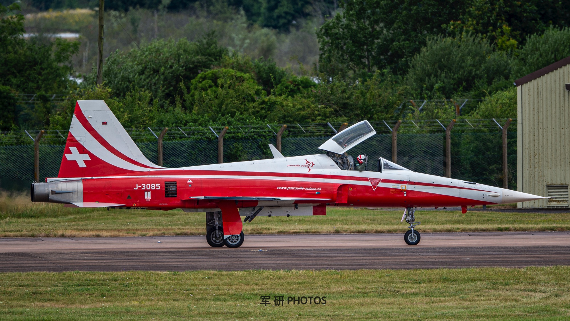 5战斗机主要有两大系列,分别是早期的f-5a/b/c/d战斗机,总产量约847架