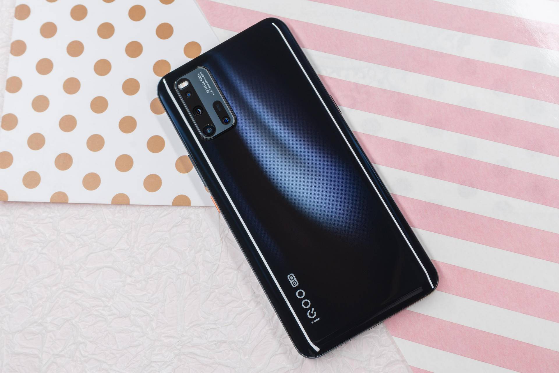 全面升级的iqoo3内外兼修带来劲爽体验一组美图欣赏