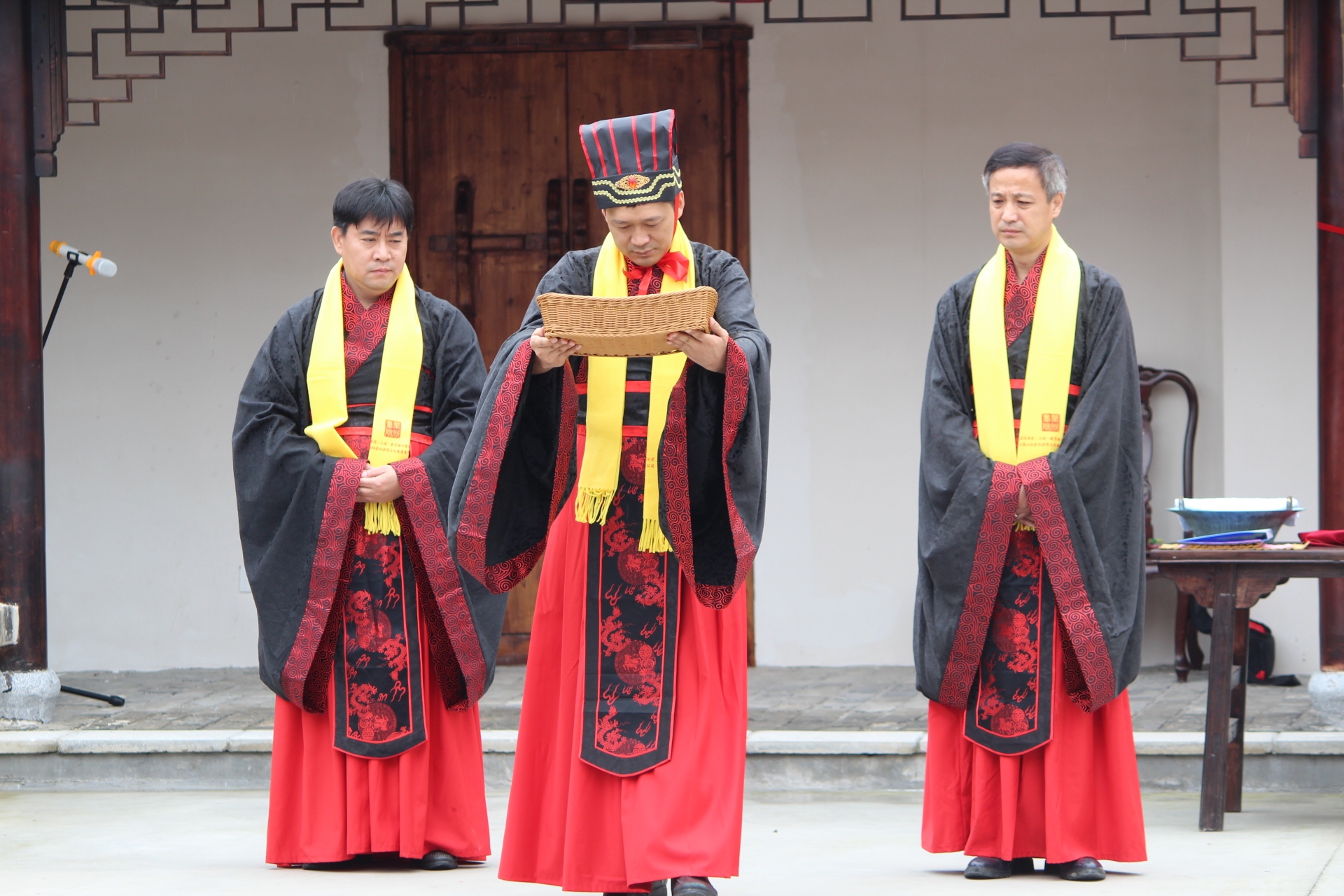 东方礼仪大使在山东曲阜举办拜师礼仪式:传播传统礼仪文化