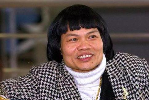 他是tvb最丑演员破产后被妻子卷走全部财产儿子因太帅被质疑