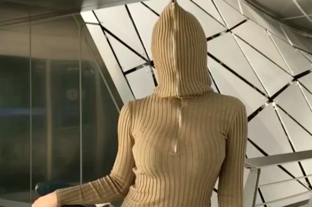 终于能出门了媳妇从女神经秒变蒙面女超人太逗了