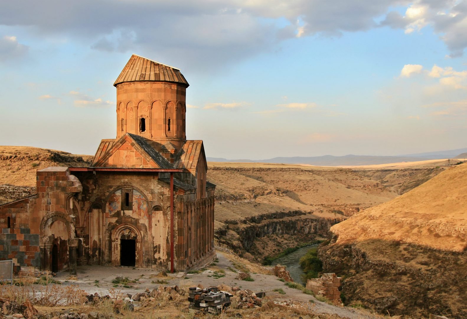 曾经的世界级首都:曾为国家骄傲现却成鬼城,遗迹还被邻国吞并_城市