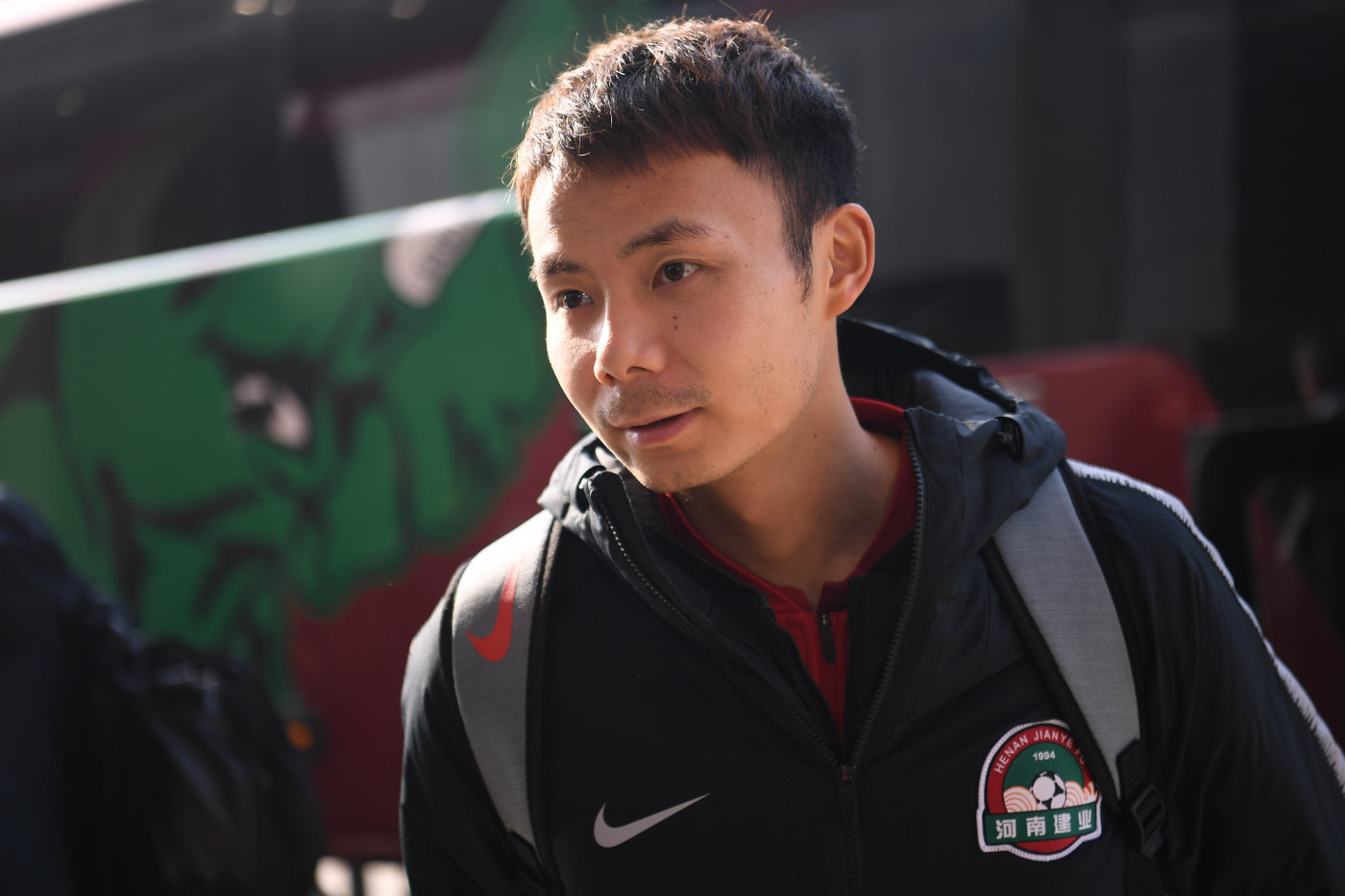 记者程善报道 2月28日转会窗口关闭,建业球迷没有等来一纸官宣.