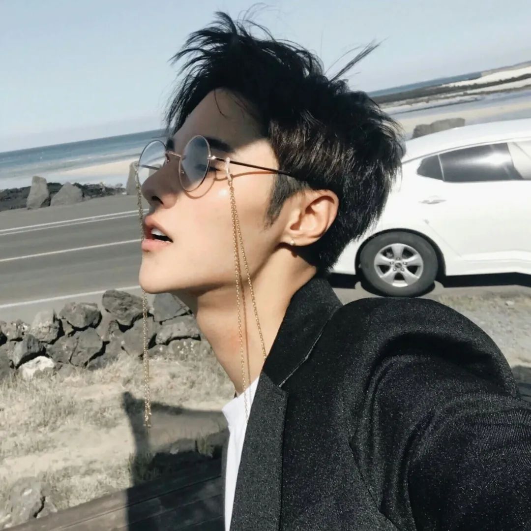 微信头像这样的小哥哥喜欢么