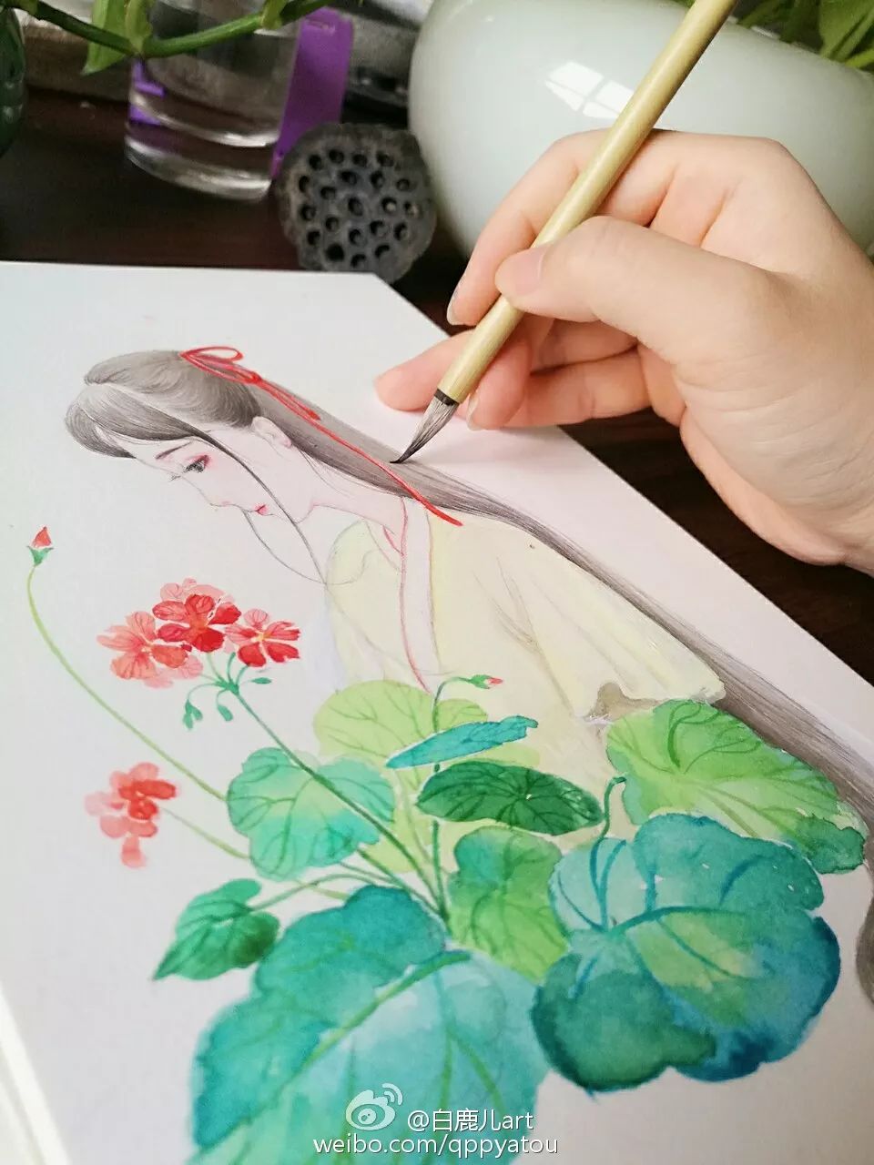 画师笔下的古风女子素手执笔情字里写满你
