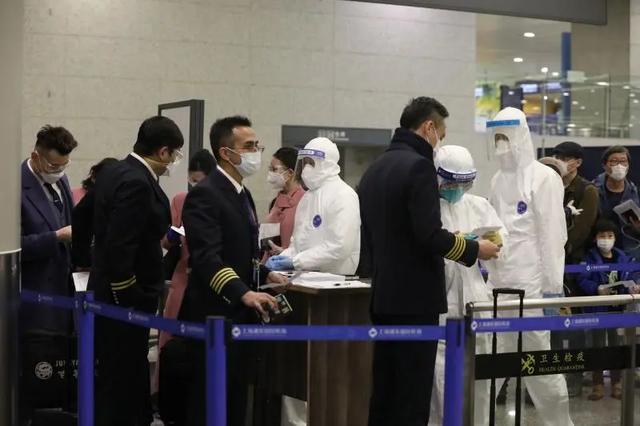 申晨间浦东机场4名旅客核酸检测阳性但无症状体温正常海关是怎么查