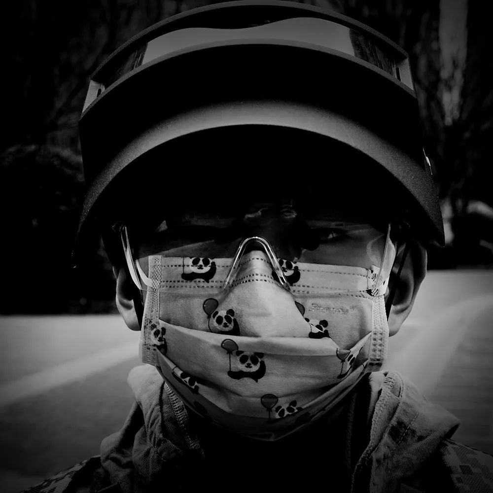 人文肖像陈韶华全民戴口罩的日子