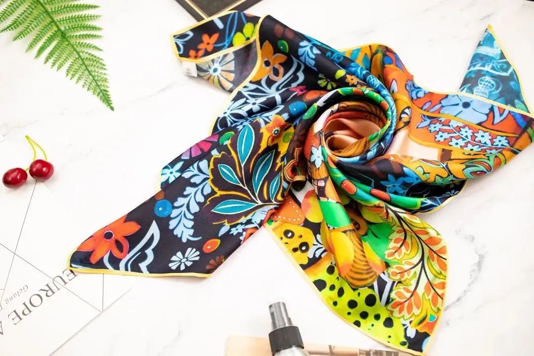 秦汉文创丝巾特别的爱给这个春天特别的你