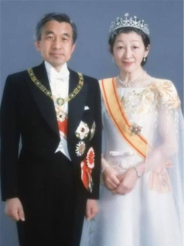美智子皇后的一生图片