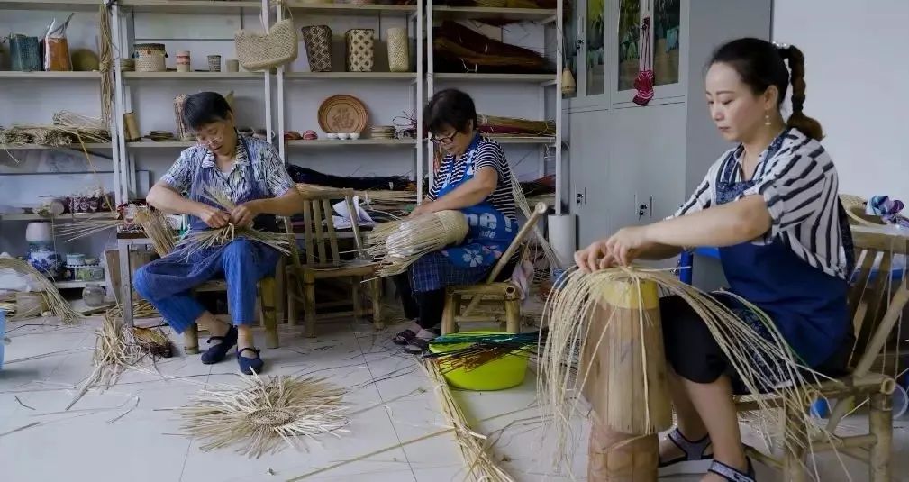 草编文化成就了独属东方的草编技艺.