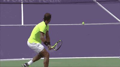 67双手持拍反手击球