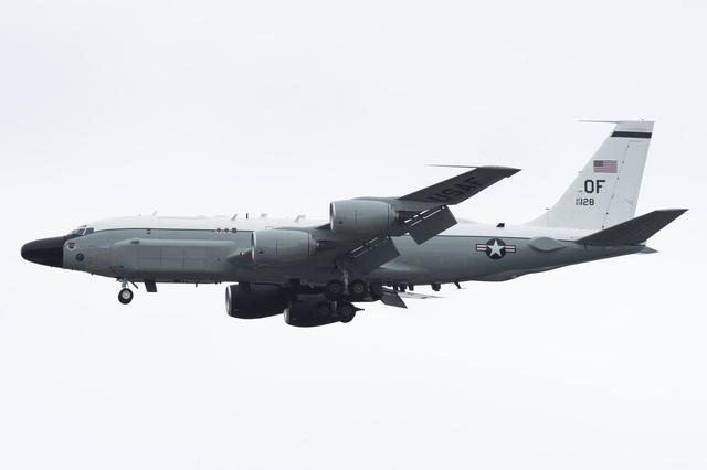 改造而来,比较有名的型号有美国的rc135,ep3,ec47及俄罗斯的伊尔20,图