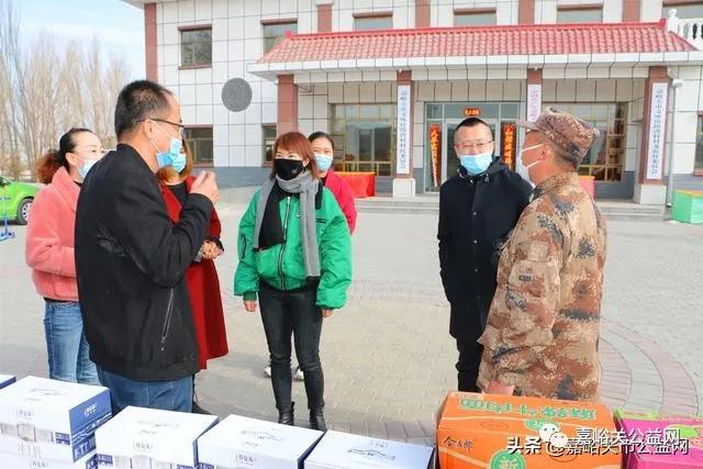 市慈善志愿者协会携手达梵天尚善堂慰问塔湾村疫情防控检测点