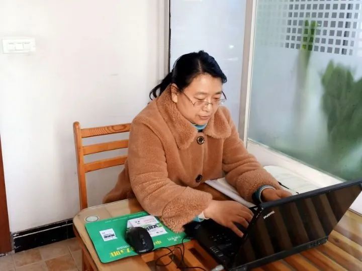 李红霞老师开展线上教学骆丽萍老师开展线上教学谭倩老师开展线上教学