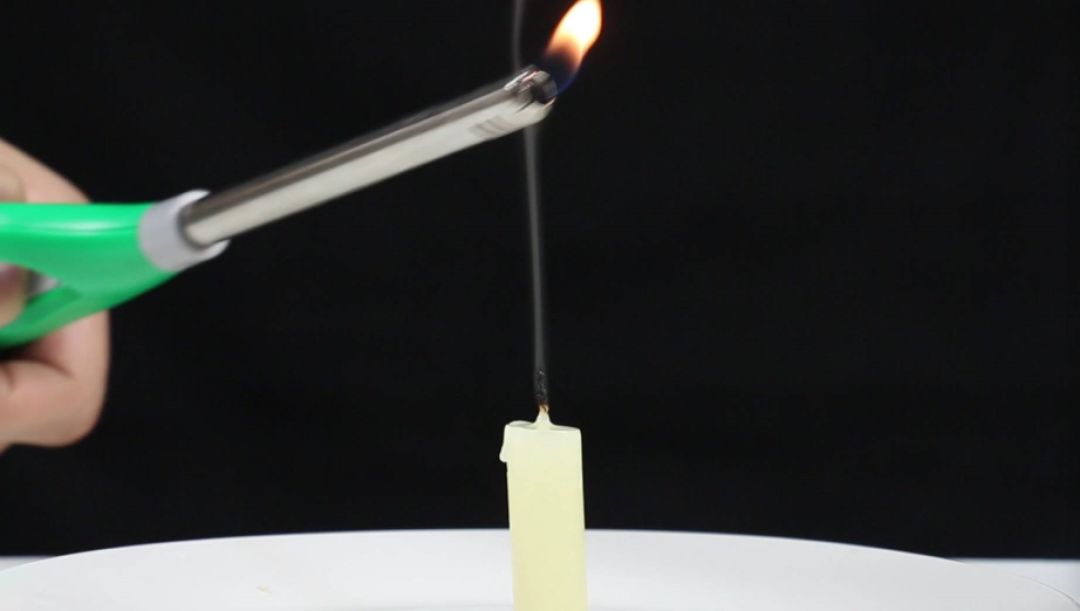 3实验原理燃蜡烛后,烛焰周围的石蜡慢慢熔化,形成烛油,烛油沿着烛芯