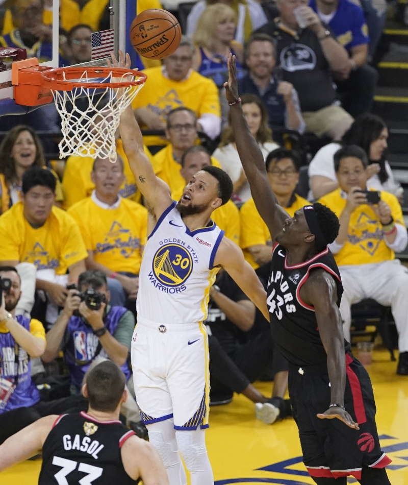 库里确诊患上甲流,勇士队特别强调不是新冠病毒