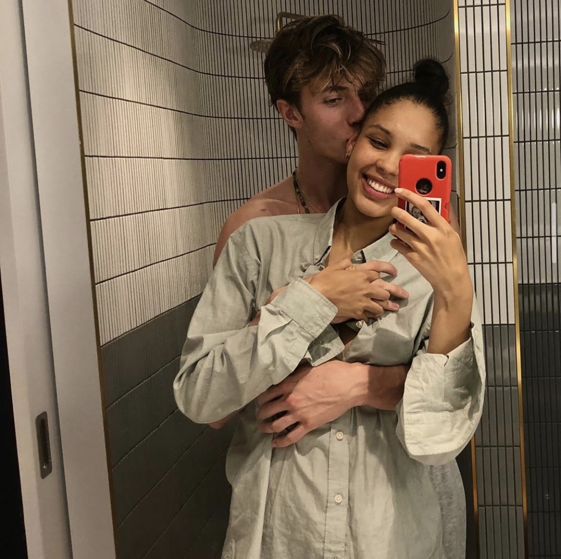 低调结婚娶了青梅竹马开启蜜月生活luckybluesmith成为最幸福男模