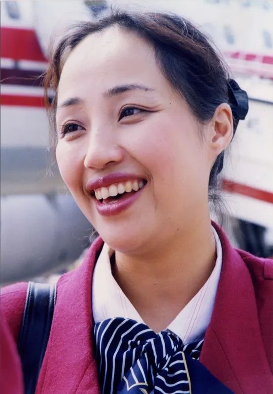 人物微笑特使吴尔愉做高空中的一米阳光