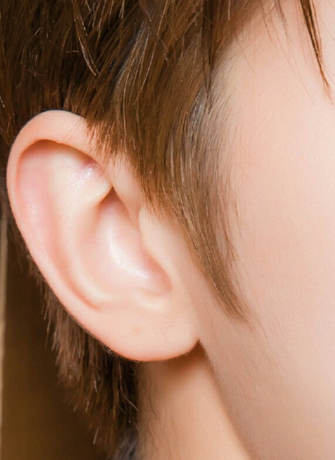 一个连耳朵都可爱的男孩子 蔡徐坤萌萌哒小耳朵合集