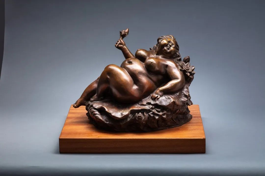 致女神以雕塑之名