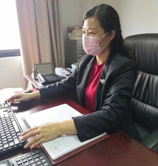 亮点疫情面前勇担当巾帼花开别样红记湖北分行党群工作处处长骆红同志