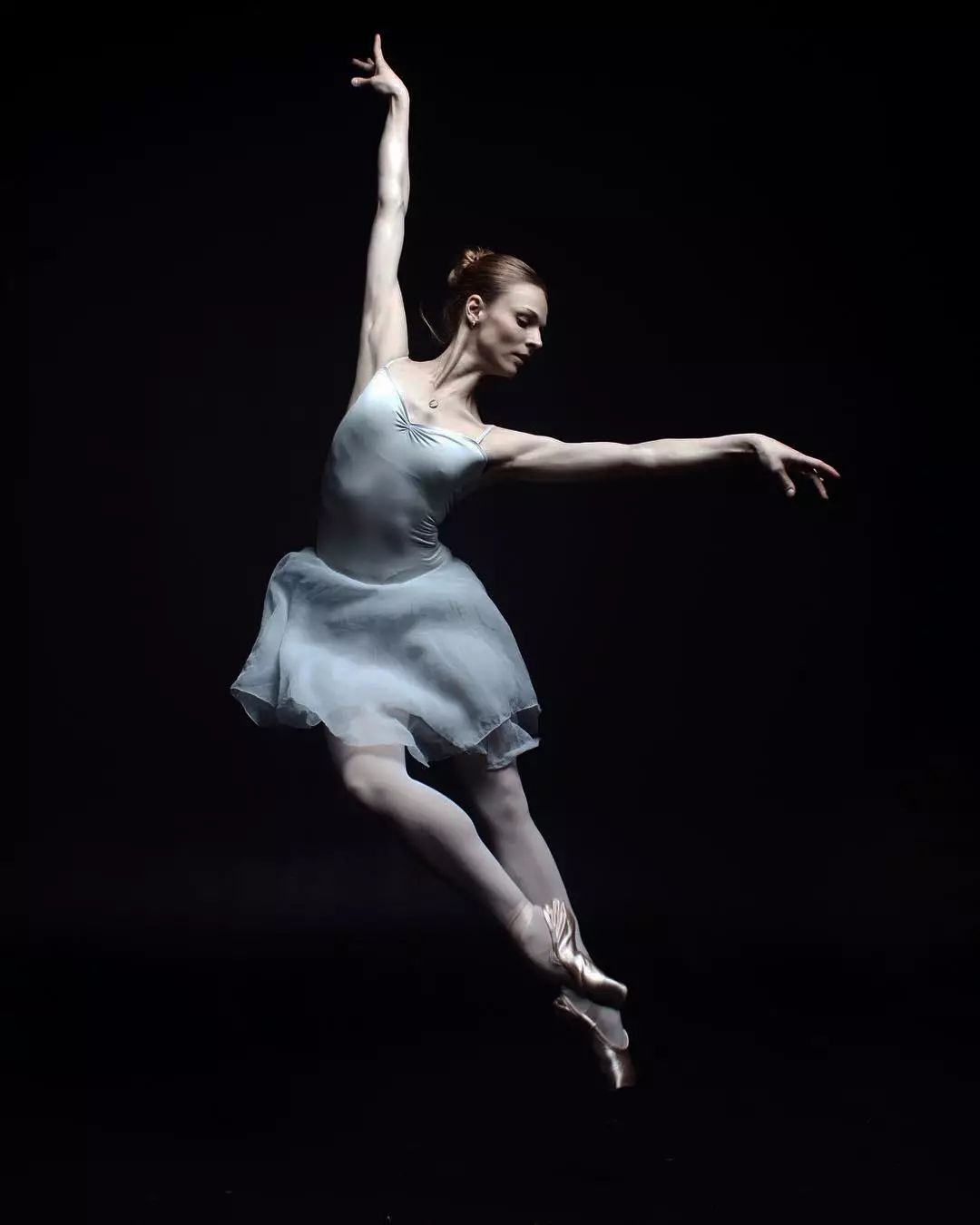 你,也可以成为芭蕾女神是的,都在羡慕芭蕾女神,实际上,舞台上的芭蕾