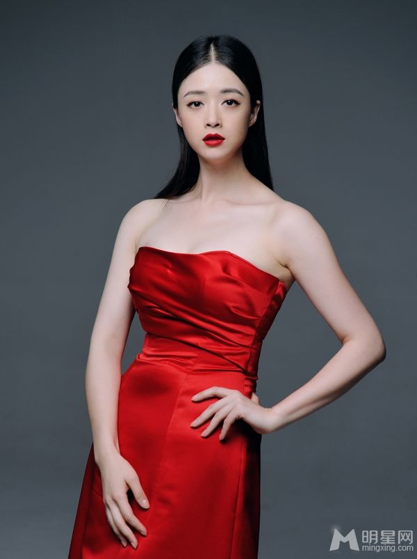 华妃蒋欣性感写真烈焰红唇眼神魅惑