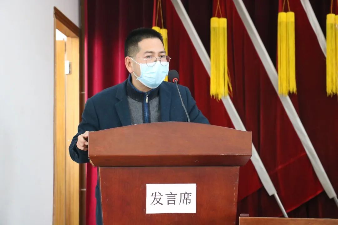 苏溪镇党委副书记陈国强宣读苏溪镇2020年度重点工作任务.