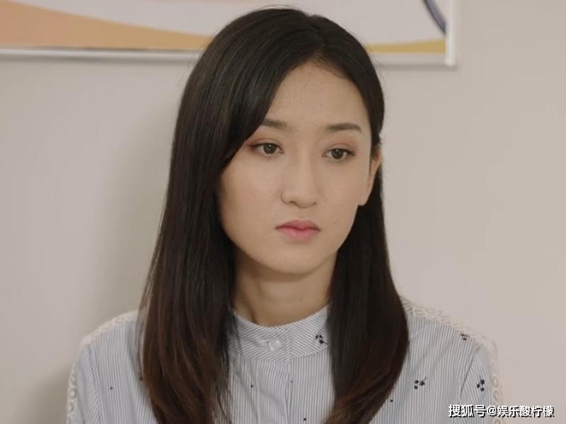 同样,李银萍的感情生活也很混乱,方正与郑宇的纠缠让她头痛不已,尤其