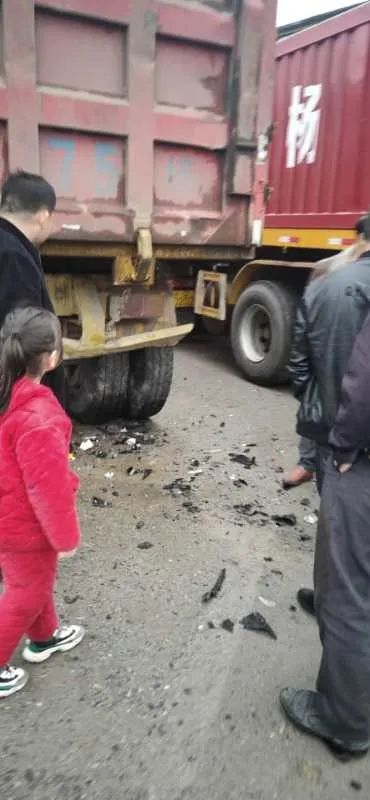 车祸!萍乡一花季女孩不幸身亡!痛心