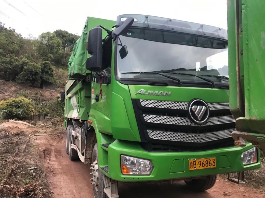 猖狂泥头车屡次到樟木头偷倒建筑垃圾及余泥67被制止后竟出言威胁